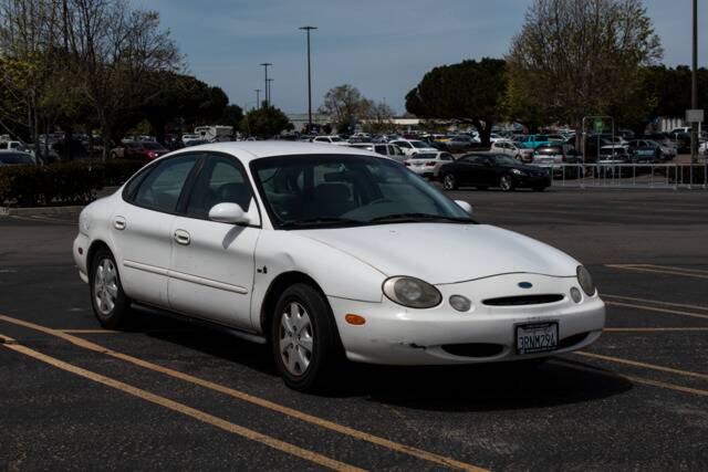 1996_Ford_Taurus_FFV