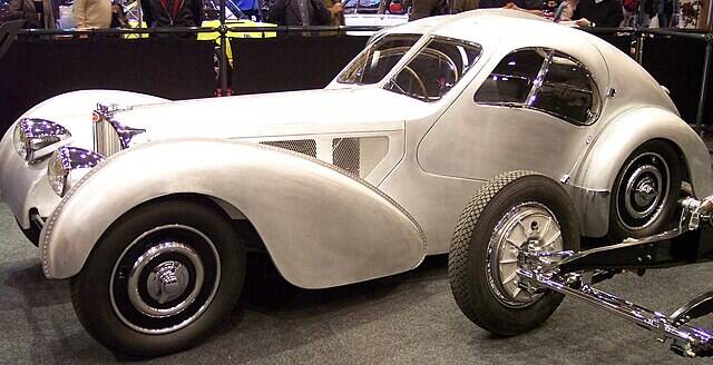 Bugatti_T57_Coupé_silver_l_TCE