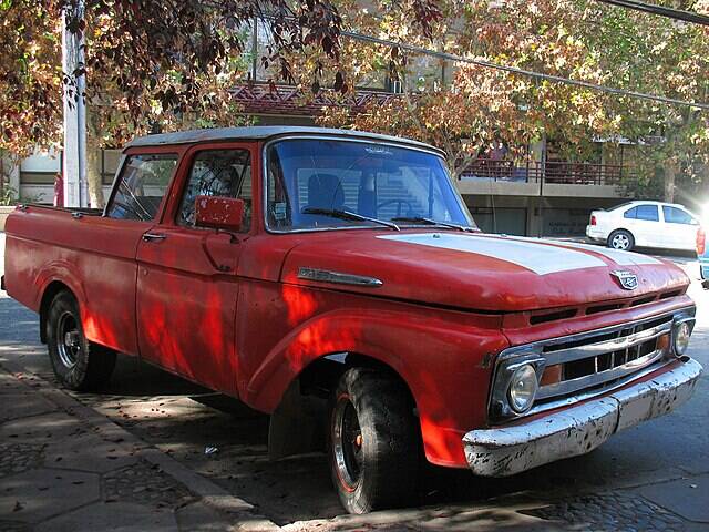 Ford_F-100_Cab_1961_(14974986579)