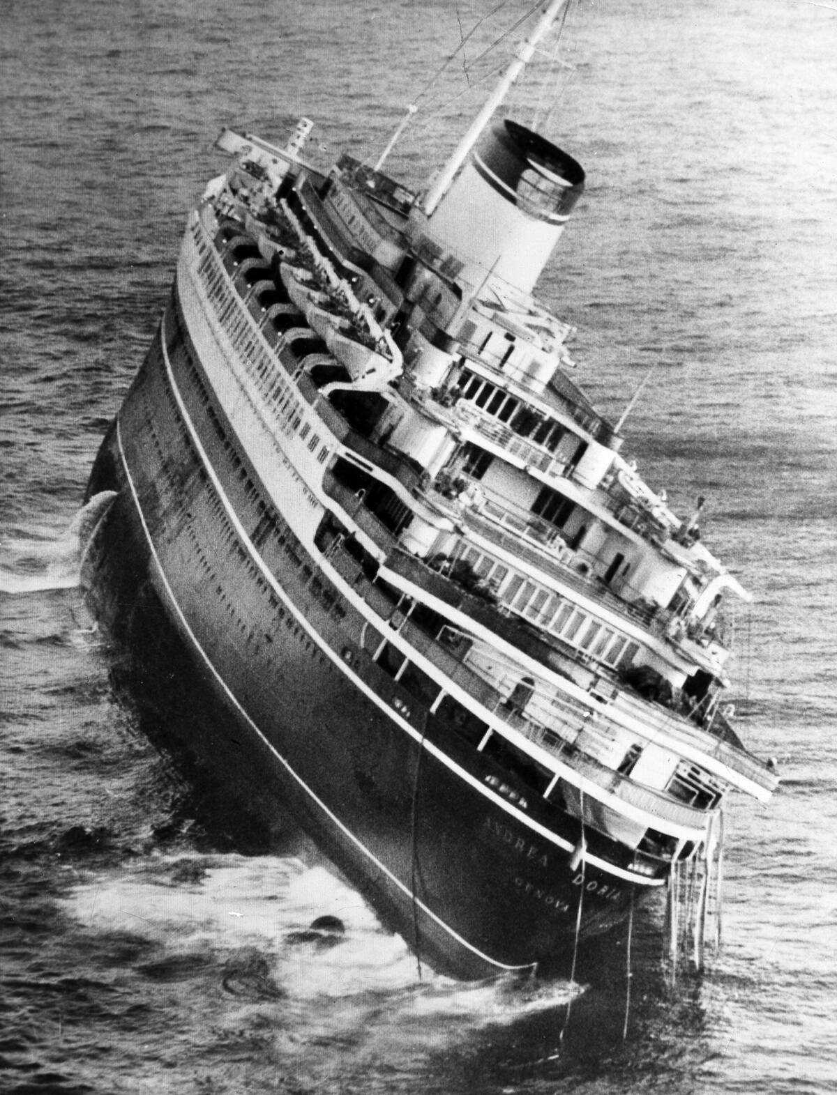 Andrea Doria sinkt