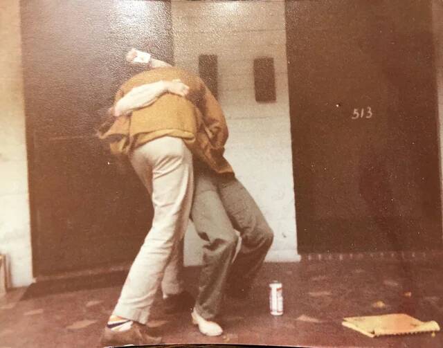 my-aunt-and-her-ex-husband-the-day-they-signed-their-v0-qasxvlsjiy0f1