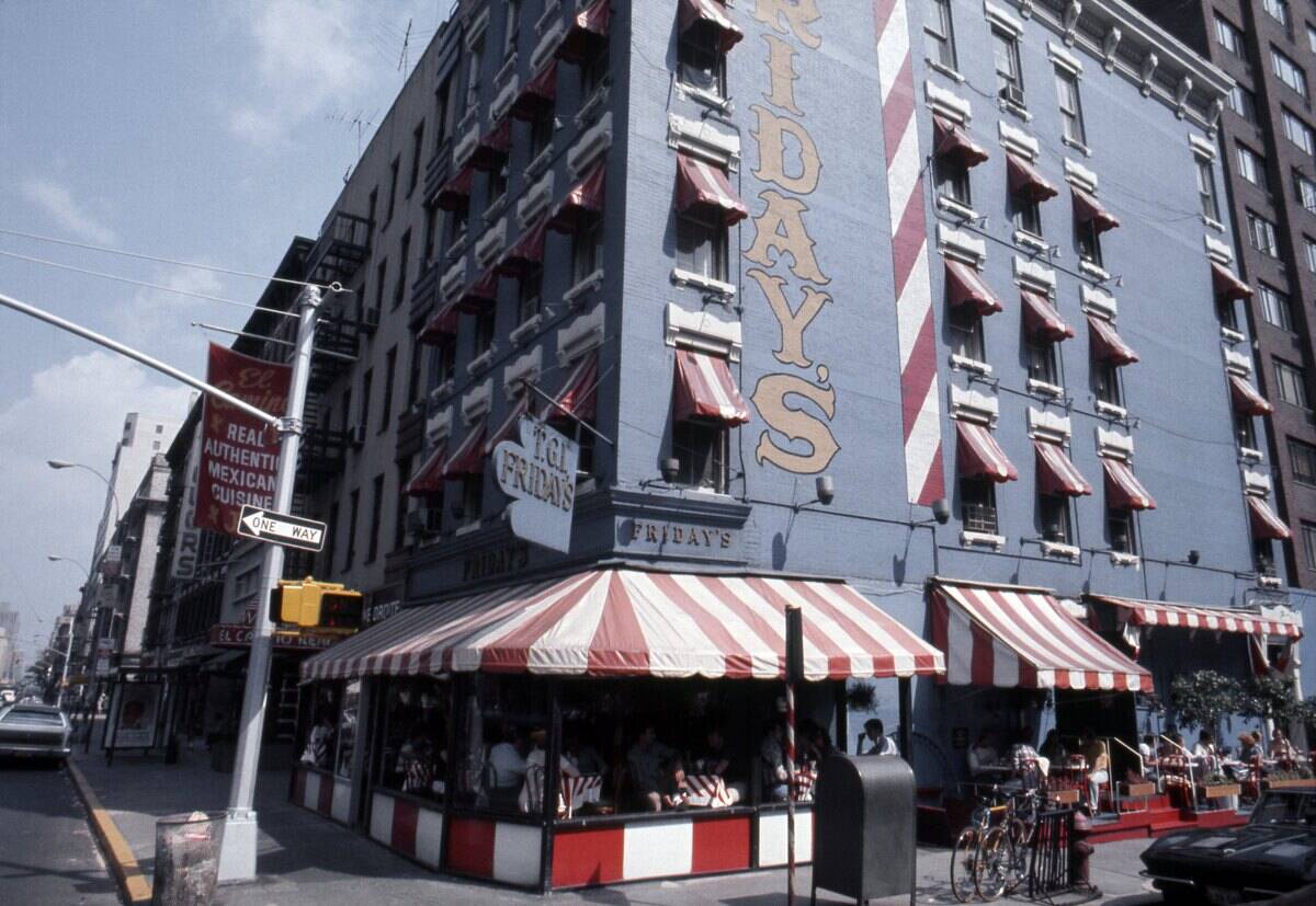 New York Street Scene In 1976