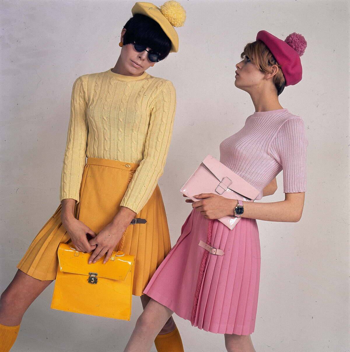 Ready-to-wear. Pleated skirts. Twiggy, on the righ