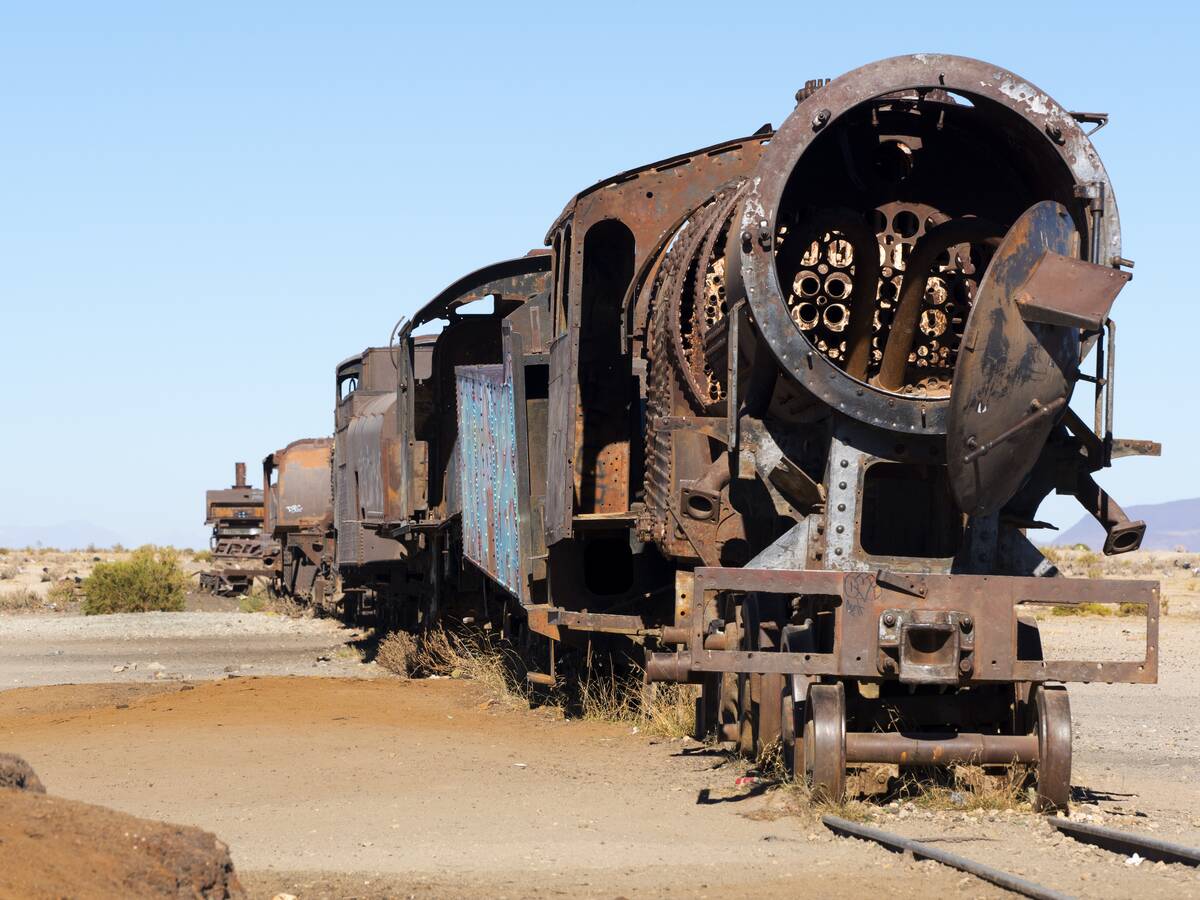 The eerie Great Train Graveyard at Uyuni in Bolivia 4