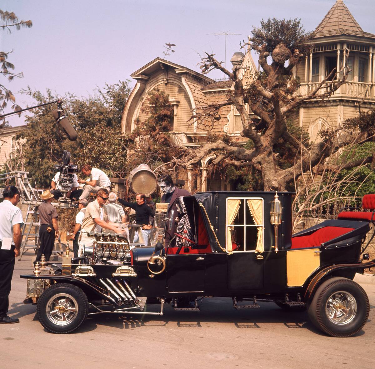 the-munsters_DuQklu