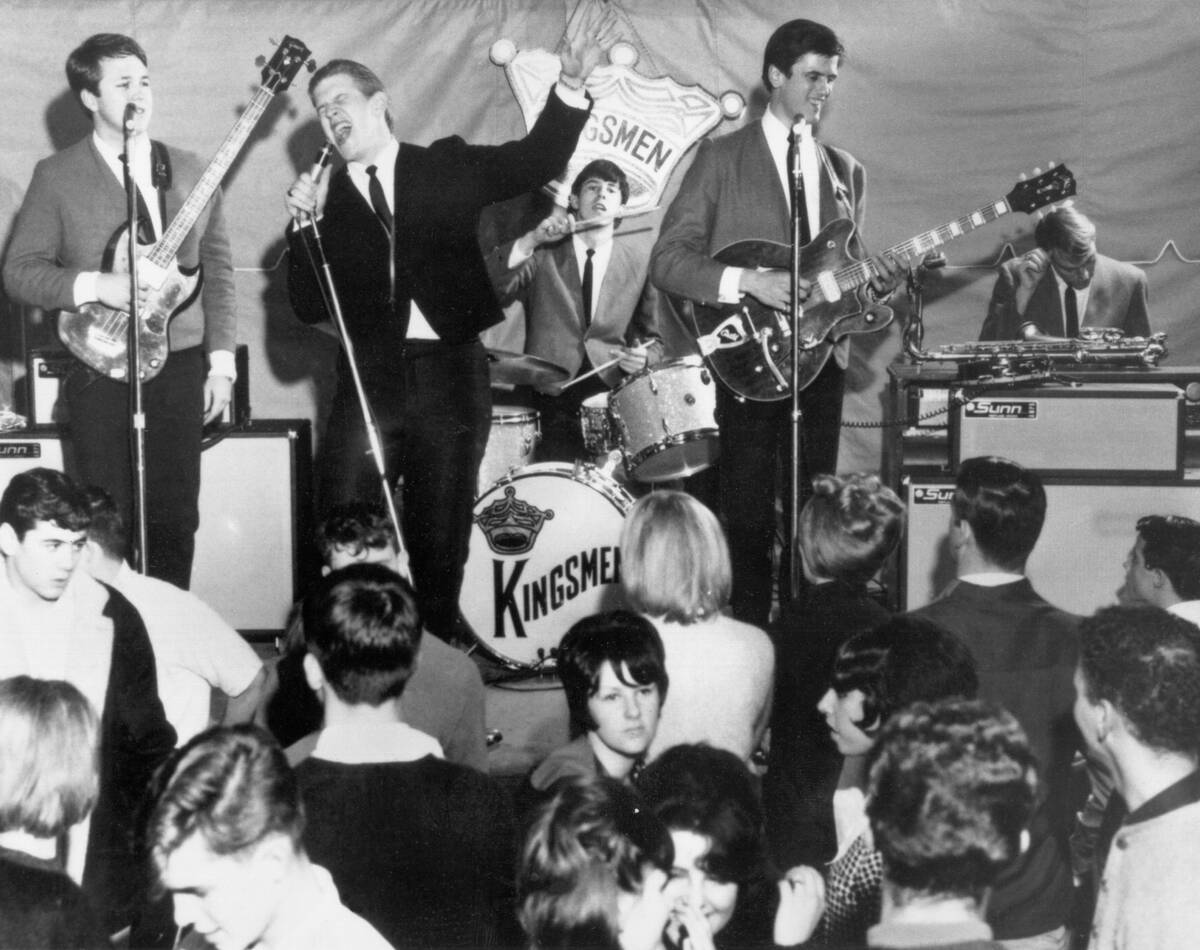 Kingsmen Touring Group Performing