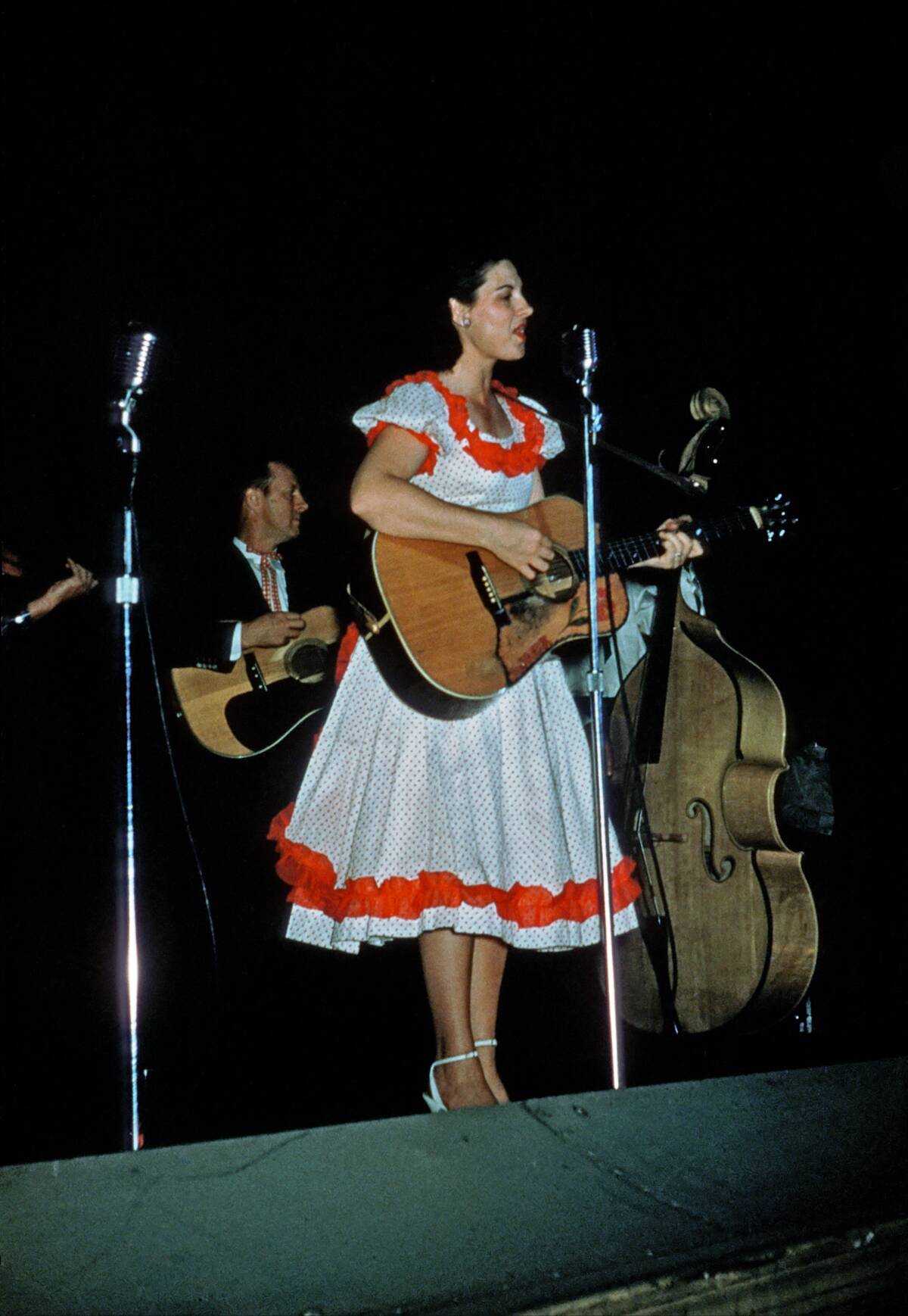Kitty Wells Performing