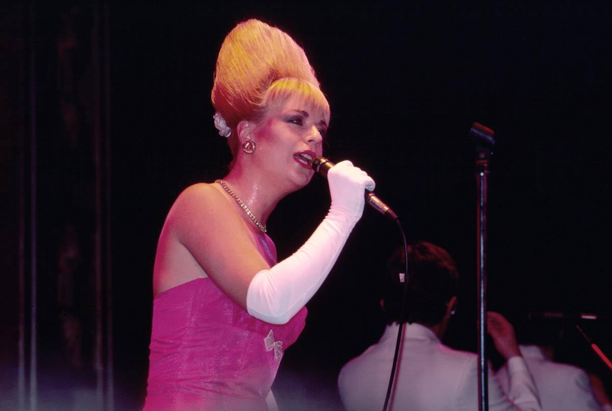 Mari Wilson Performs At The Ritz