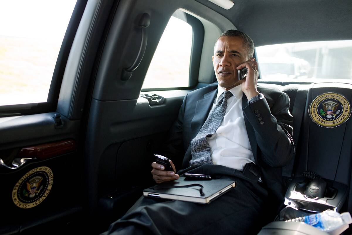 President Barack Obama Calls Aurora Mayor Steve Hogan