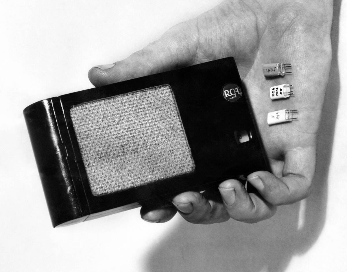 RADIO-TRANSISTOR