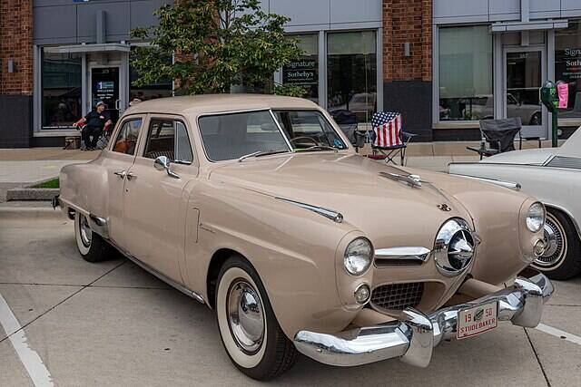 1950_Studebaker_Commander_(53932641155)