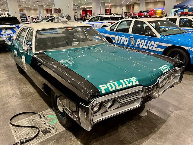 1972_Plymouth_Fury._NYPD_Unit_1357_ 02