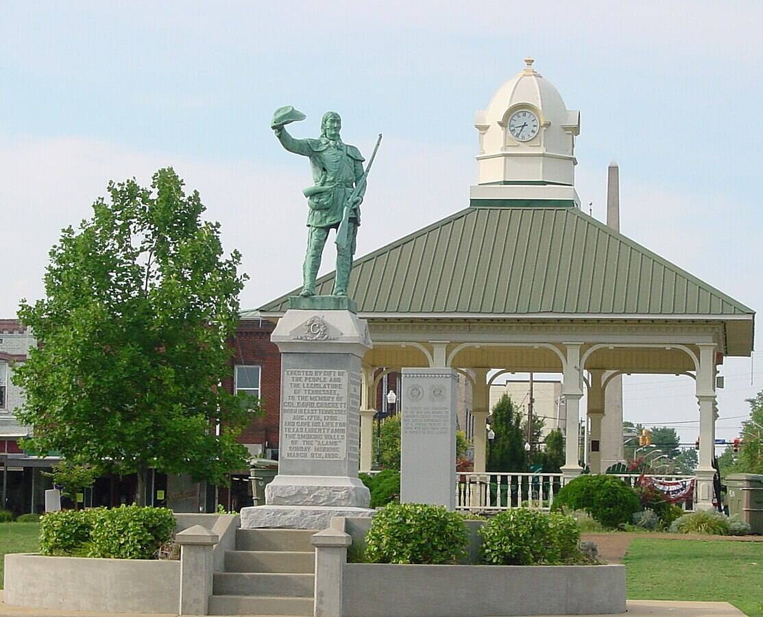 Lawrenceburg_Square