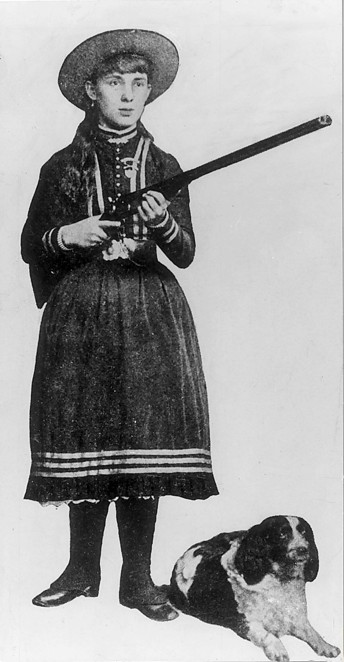 ANNIE OAKLEY (1860-1926). /nAmerican markswoman.