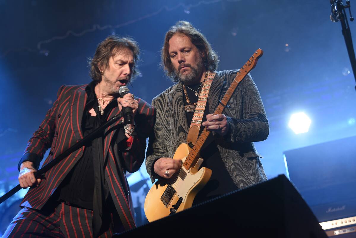 Chris and Rich Robinson of the Black Crpowes at the Aragon Ballroom In Chicago, Ilinois