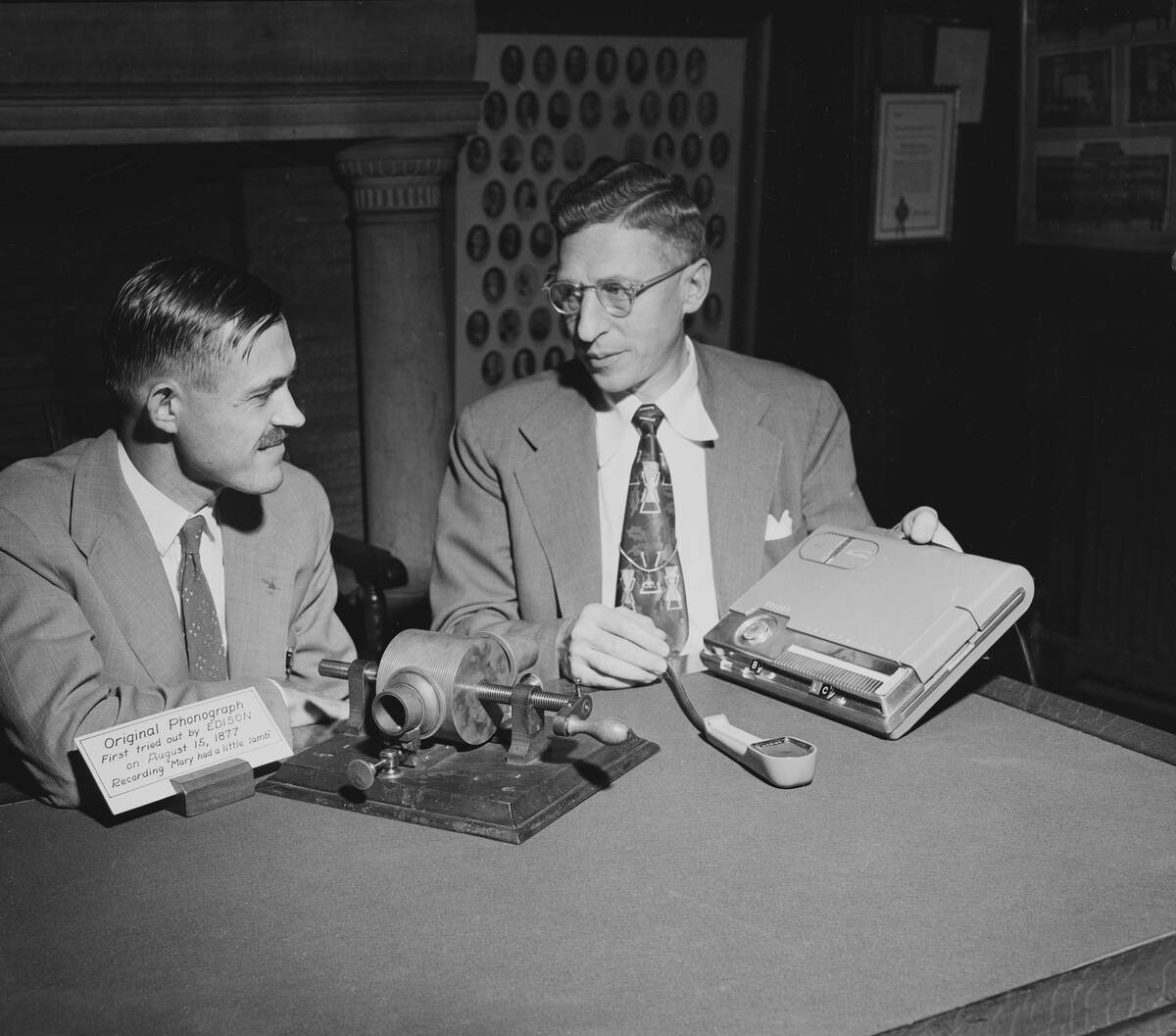 Compact Dictation Machine
