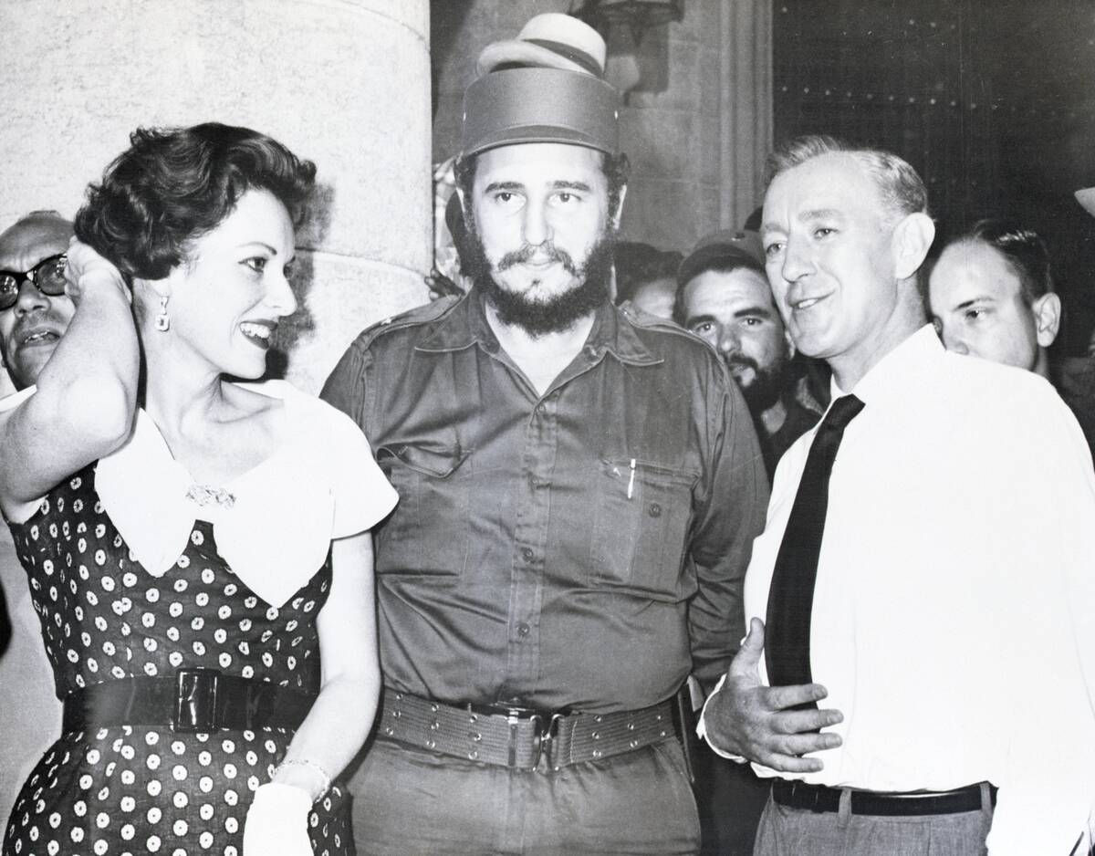 Fidel Castro on Movie Set with Maureen O'Hara and Alec Guinness