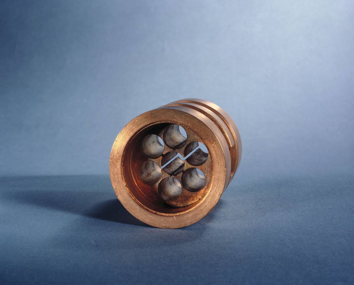 Original Cavity Magnetron, 1940.