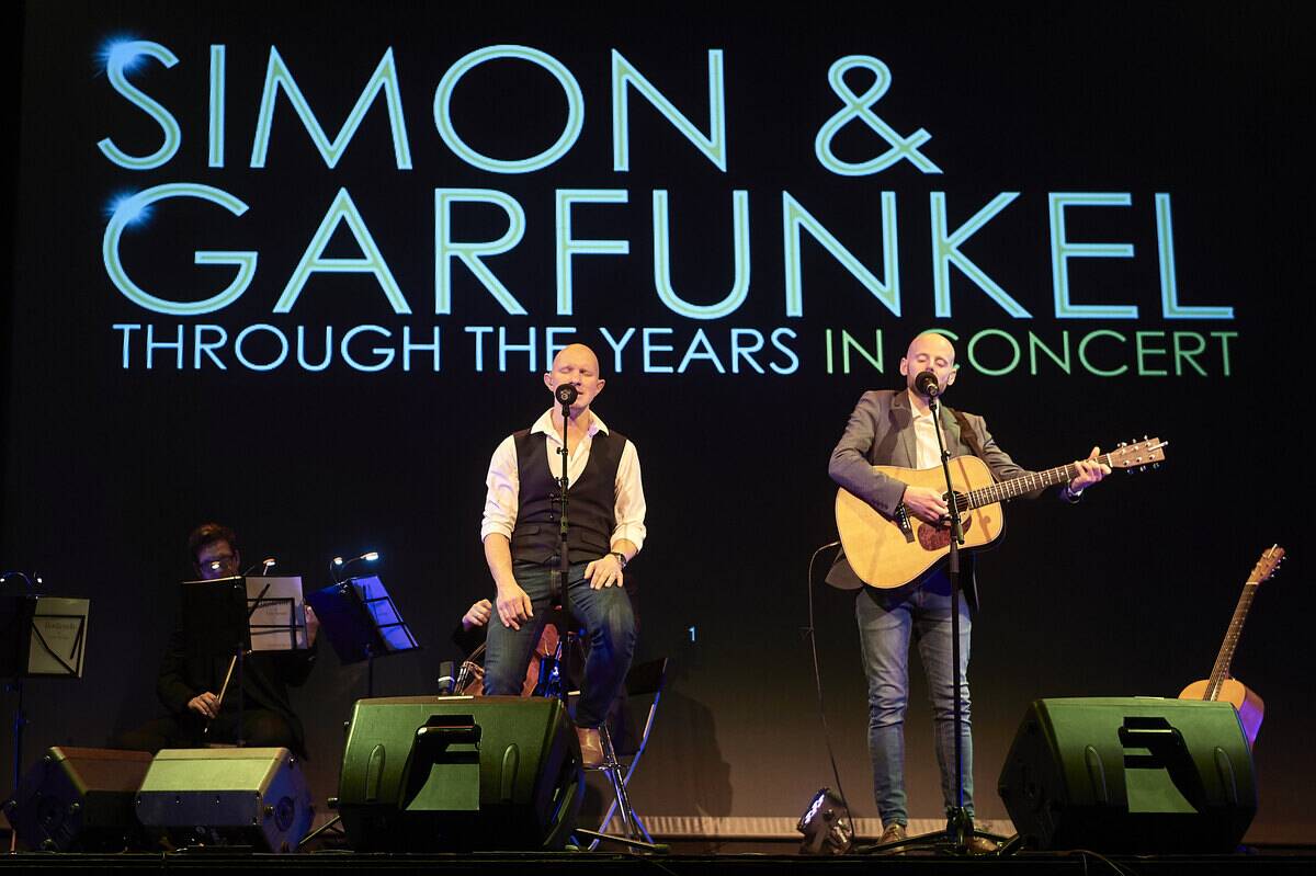 Simon & Garfunkel Trough The Years In Madrid