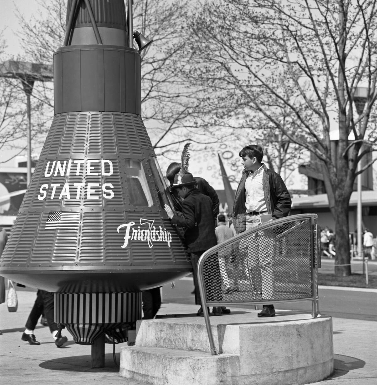 World's Fair 1964-1965, Friendship 7 Module, Young Boys In Awe