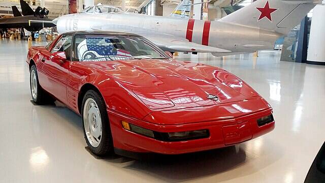 1990_Chevrolet_Corvette_ZR1