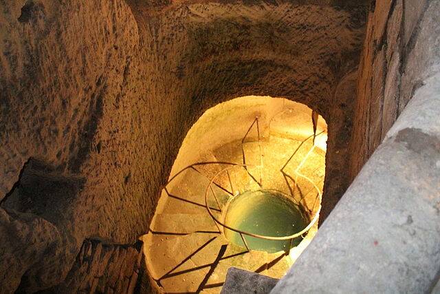 Catacombs_of_Paris_(16)