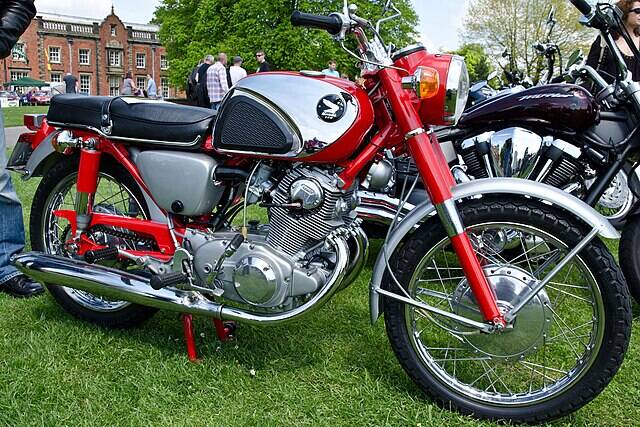 Honda_CB77_Super_Hawk_(1963)_ 8963205698