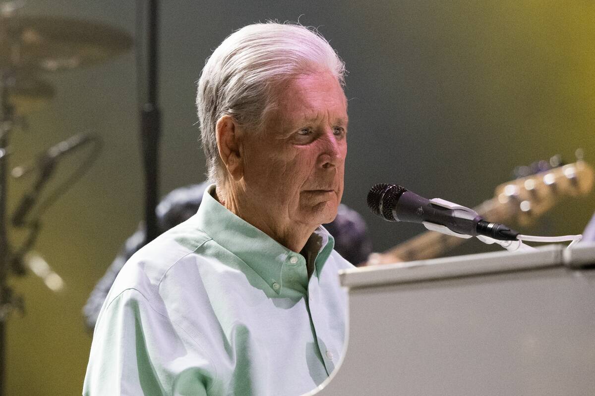 Brian Wilson & Chicago Perform At The Forum