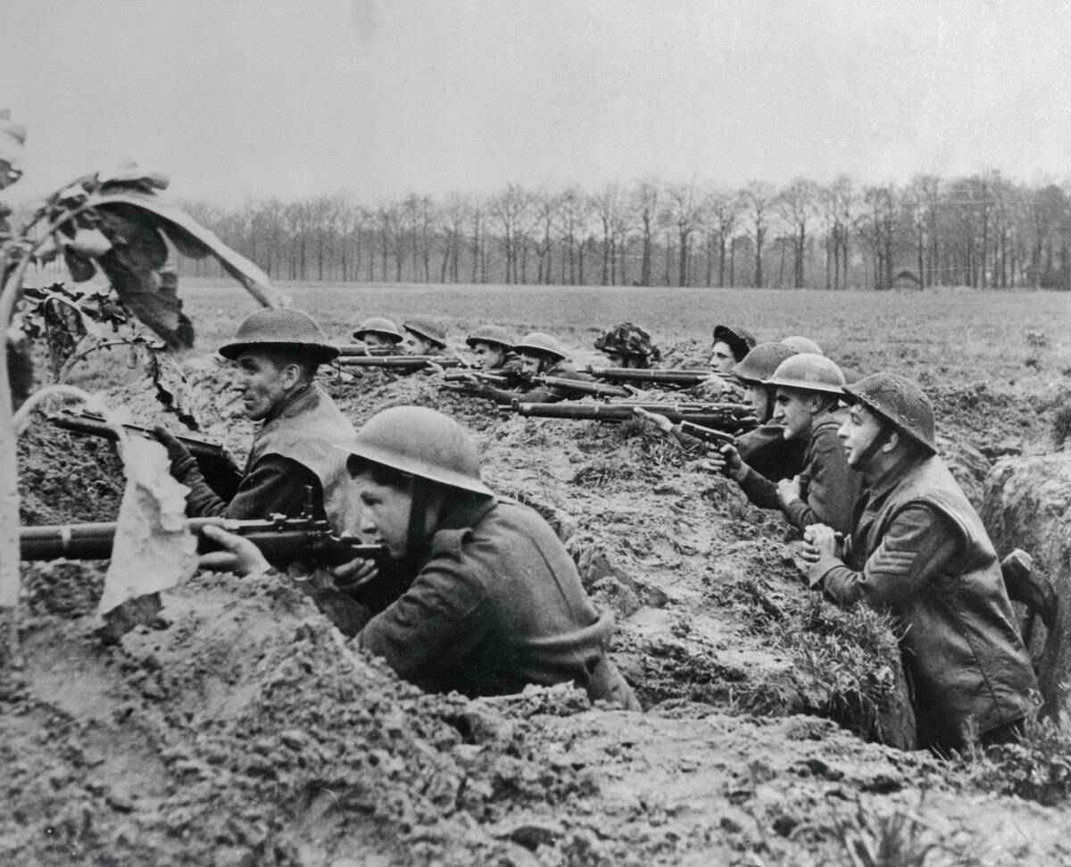 British Soldiers Fighting in Trenches