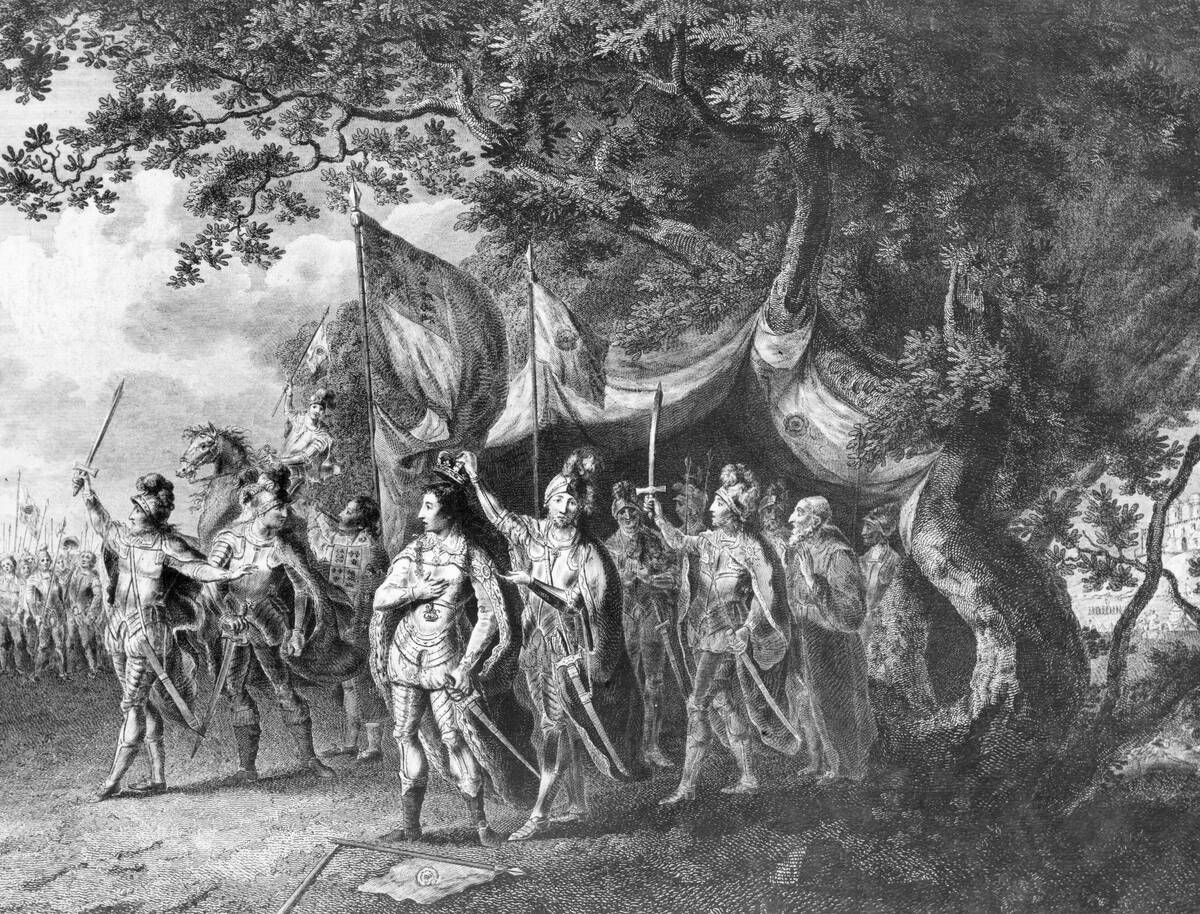 Crowning Ceremony for Henry VII at Bosworth Field