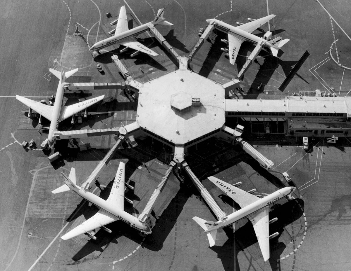 Docked DC-8s