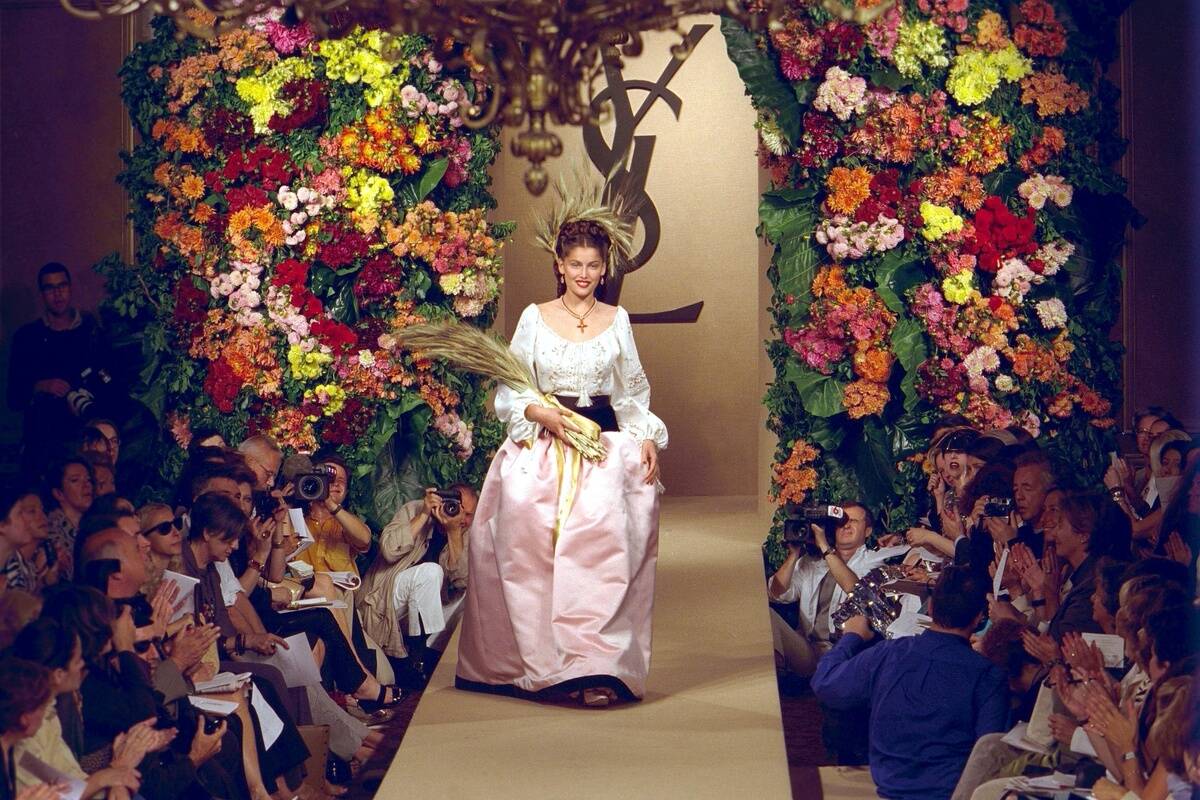Haute Couture Fall -Winter 1999 -2000 Fashion Show In Paris, France On July 15, 1999.
