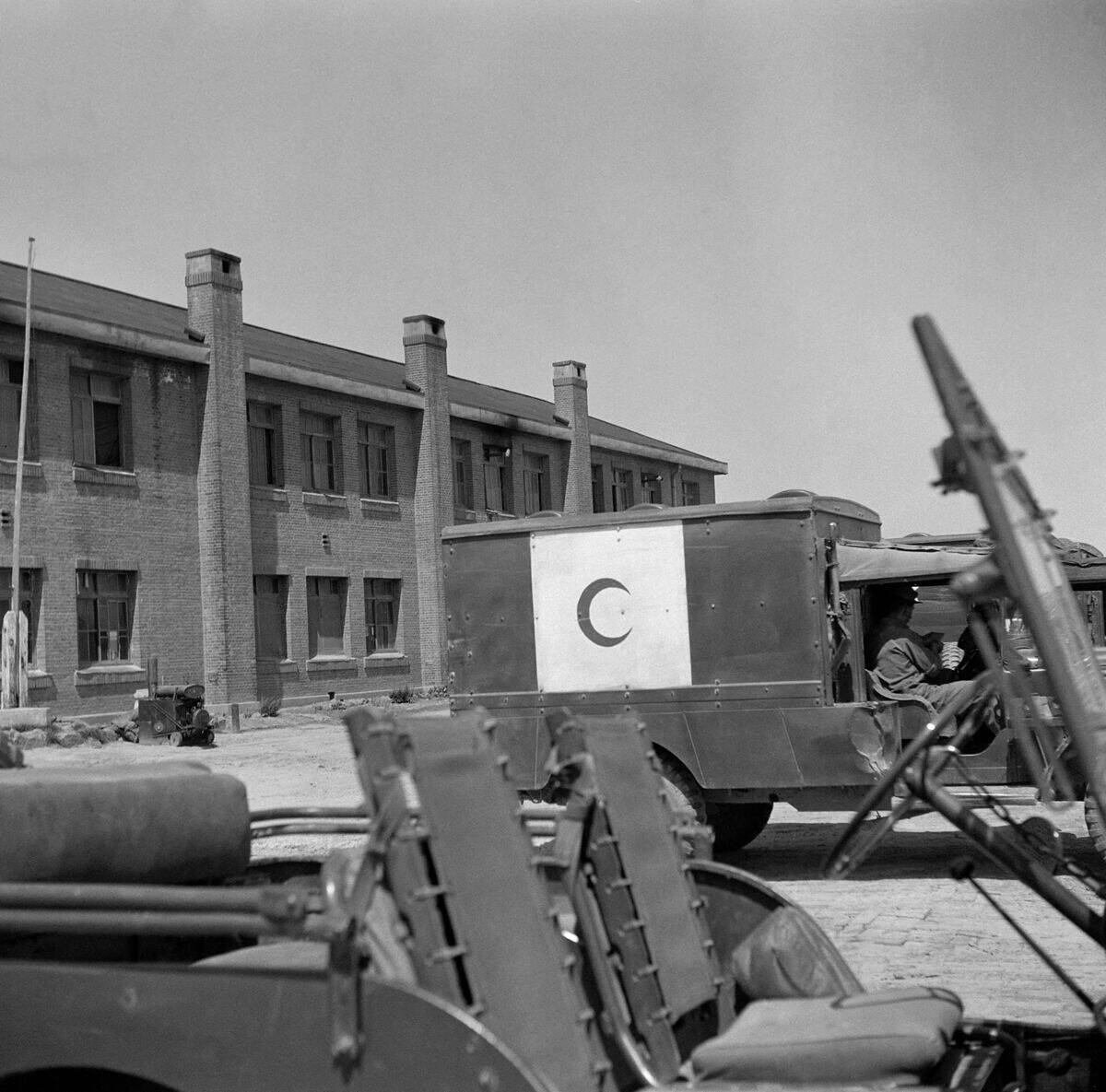 KOREAN WAR-TROOPS
