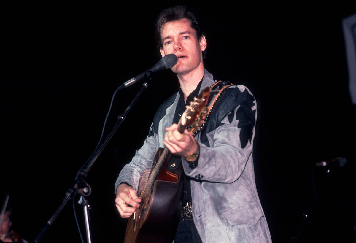 Randy Travis Onstage At Poplar Creek Music Theater