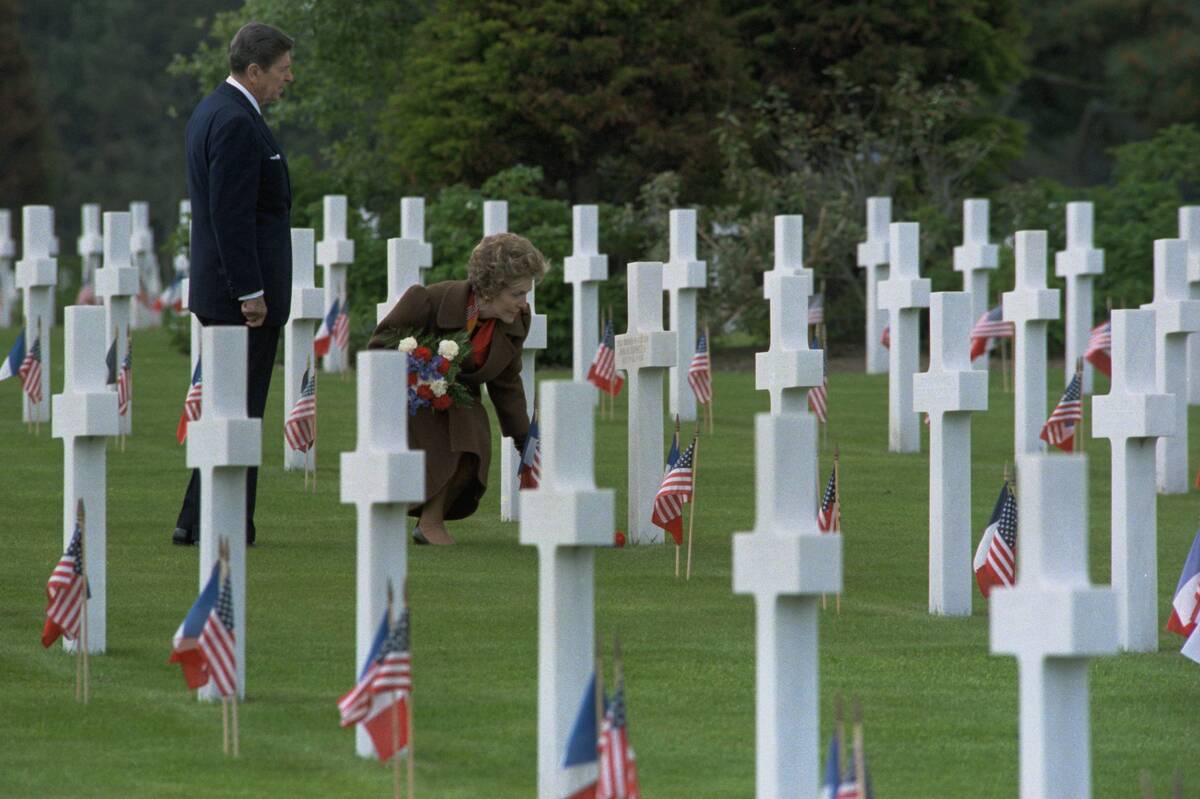 The Reagans in Cemetery