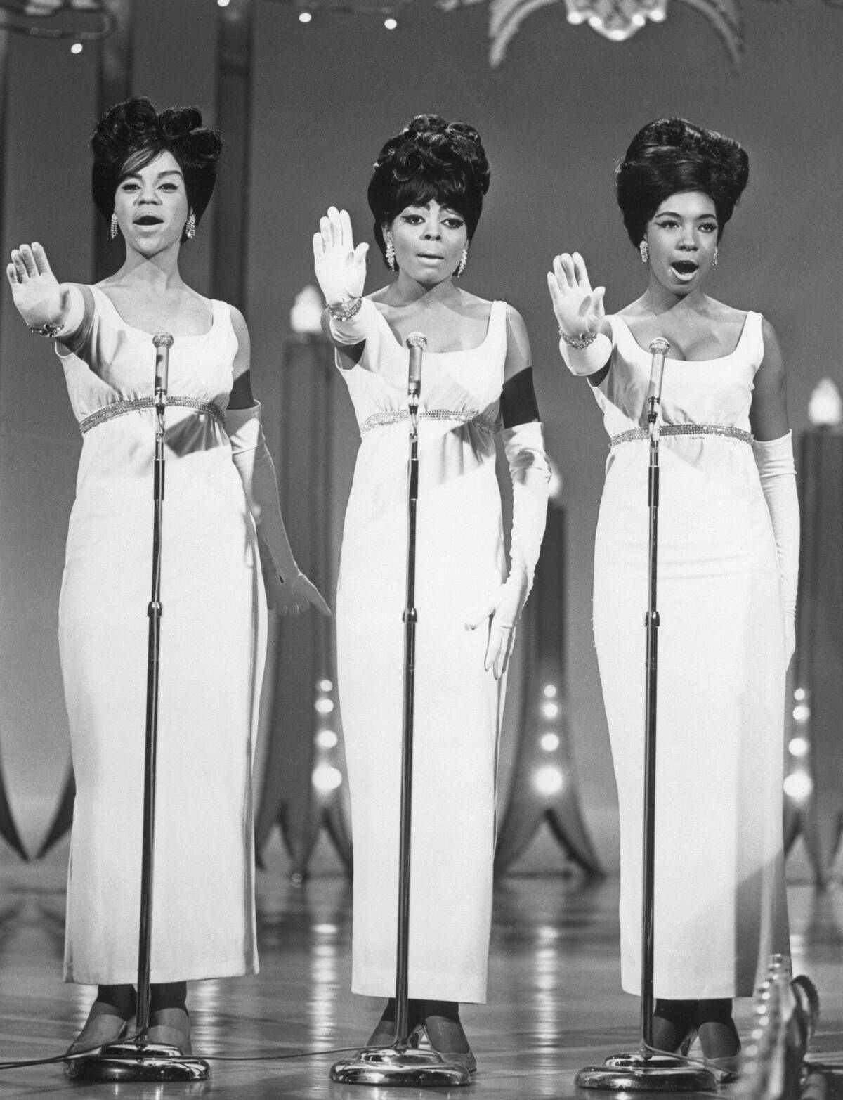 The Supremes Performing