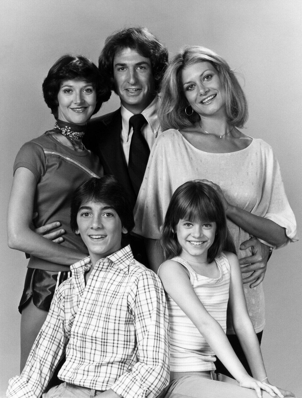 whos-watching-the-kids_ruUygW