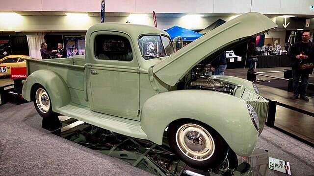 1940_Ford_Pickup_ _Blown_'40__(46719850514)