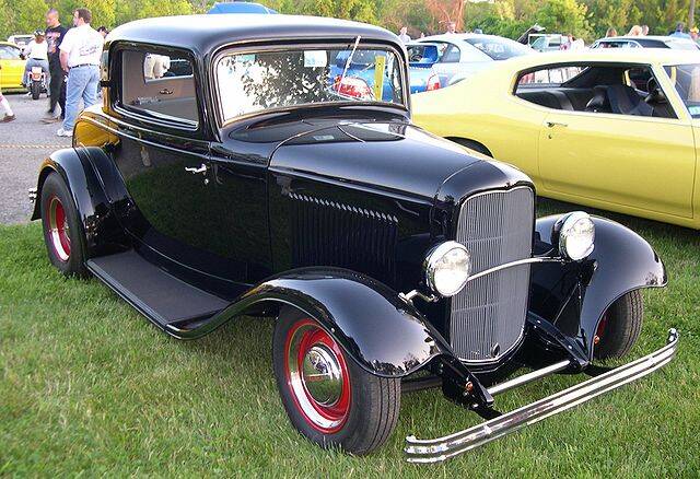 640px-1932_Ford_Deuce_Coupe_Hot_Rod