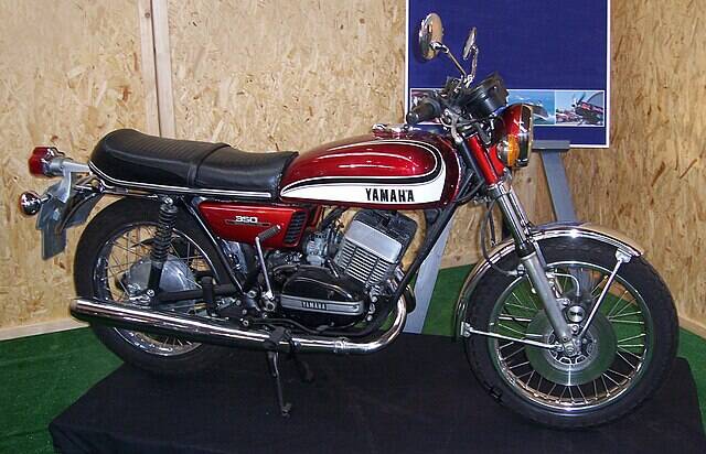 Yamaha_RD_350_2011-01-29