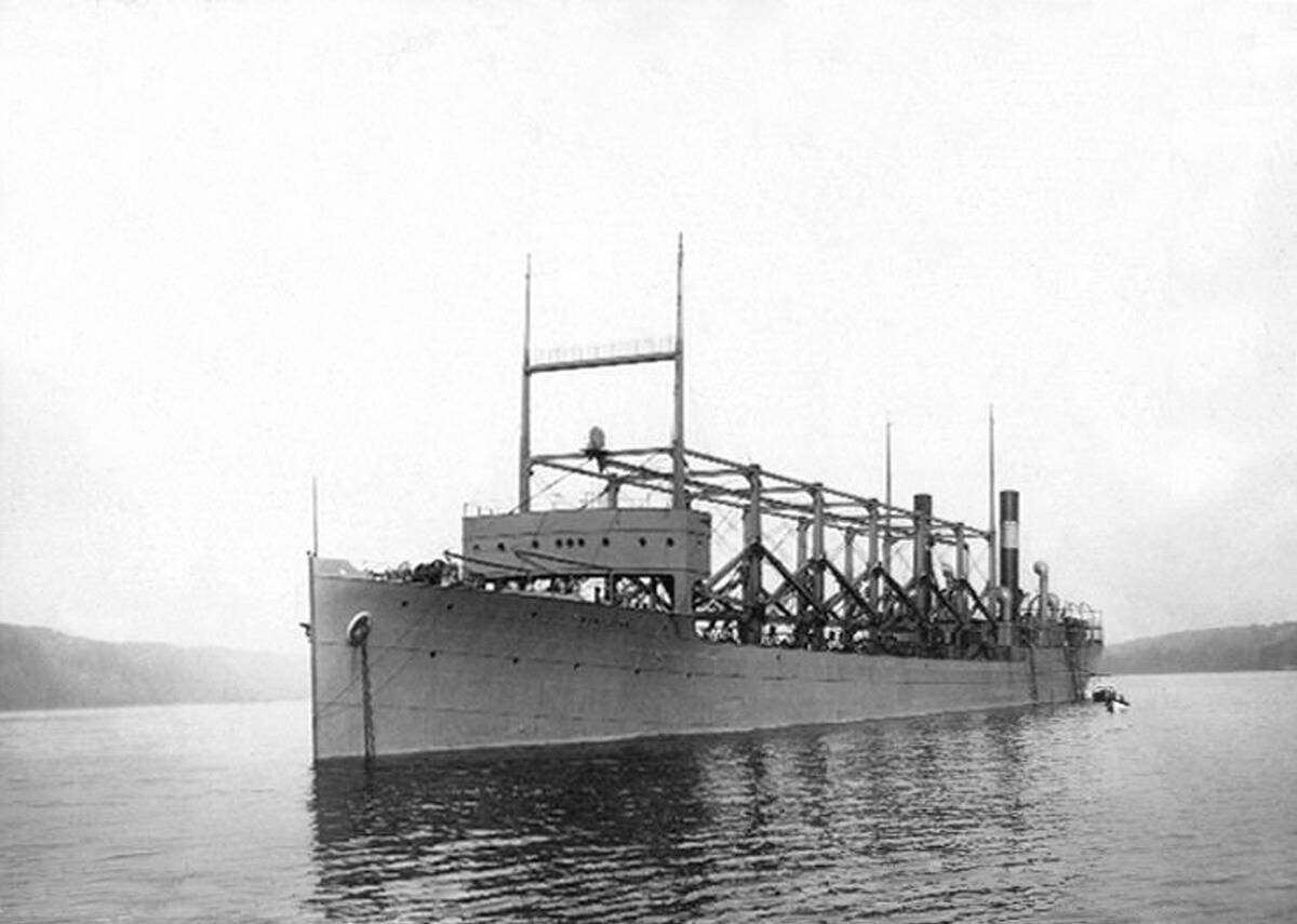 Boat USS Cyclops which disapeared in Bermuda when it came back from a trip to Brazil in march 1918