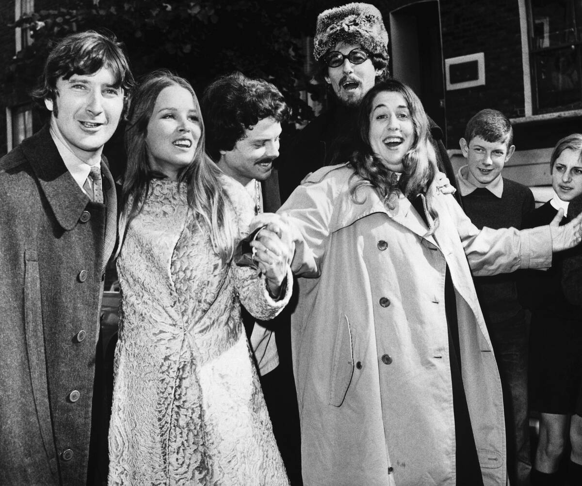 Cass Elliot with The Mamas and The Papas