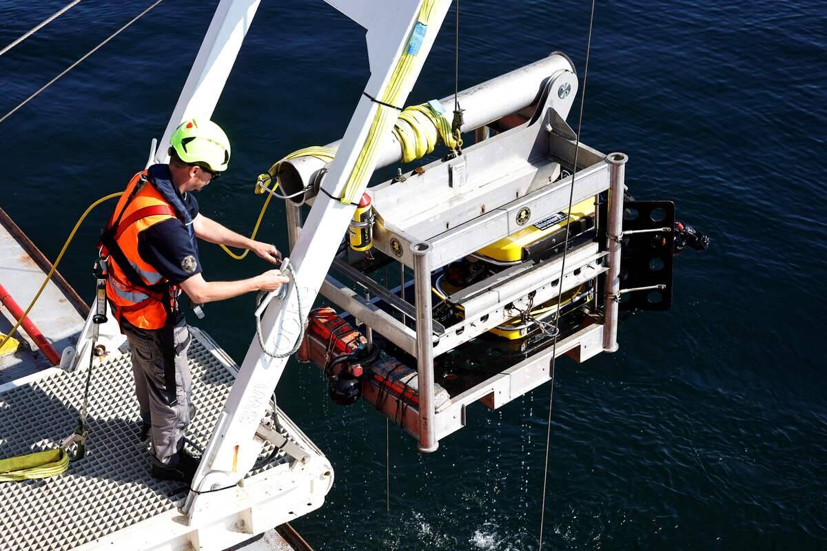 ESTONIA-SWEDEN-TRANSPORT-MARITIME-DISASTER-INVESTIGATION
