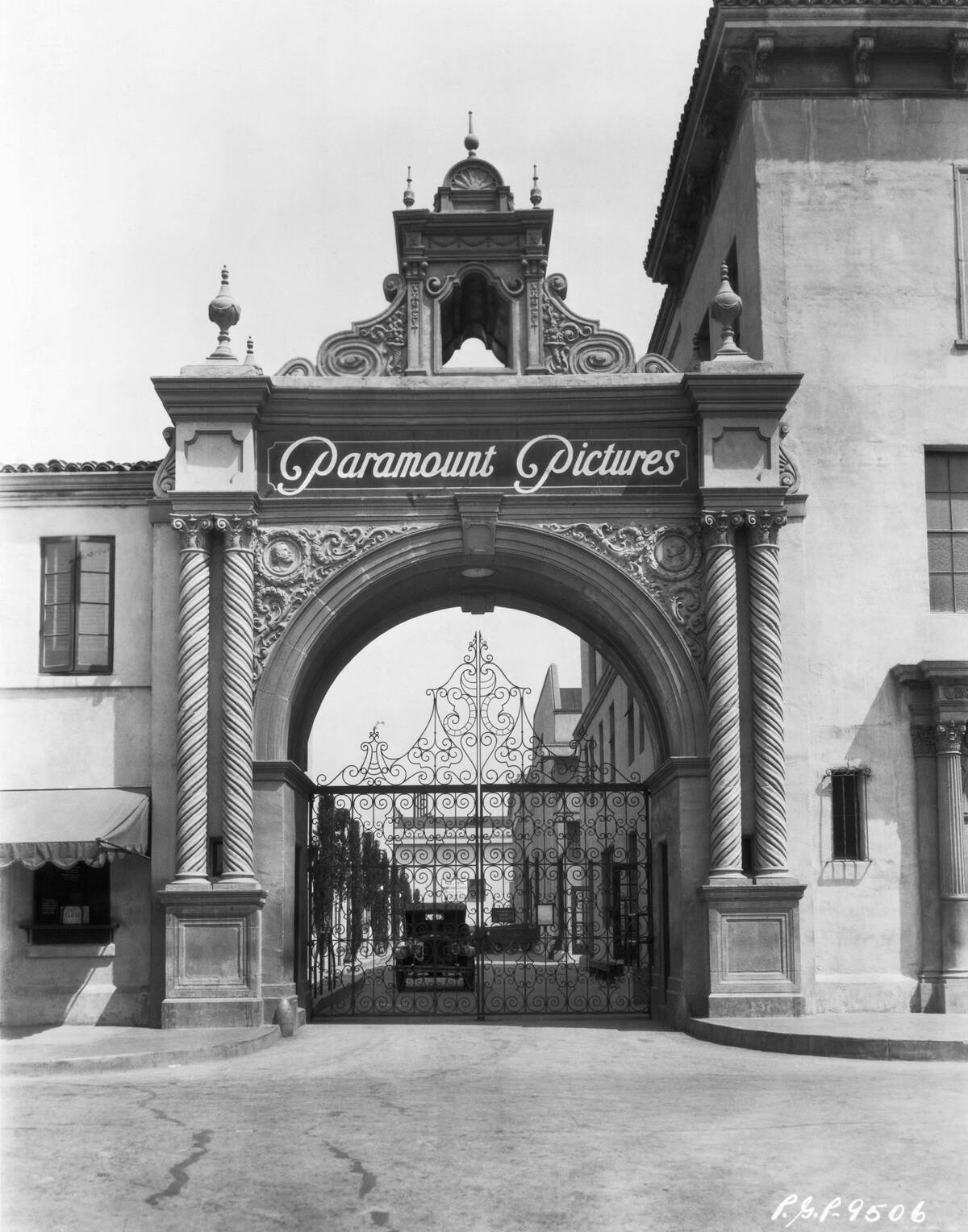 Front Gate To Paramount Studio 1920S