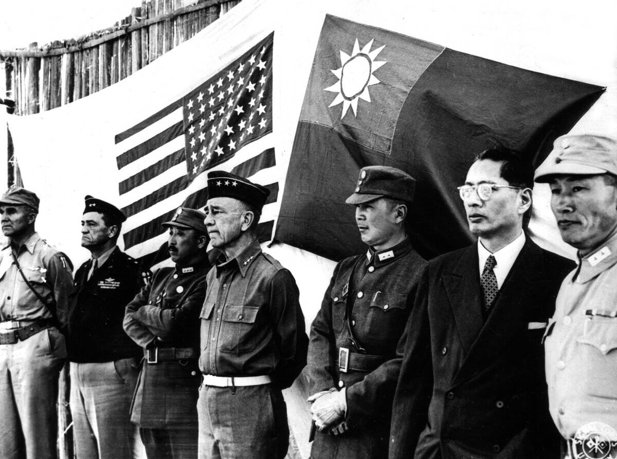 Left to right, Major General Davidson