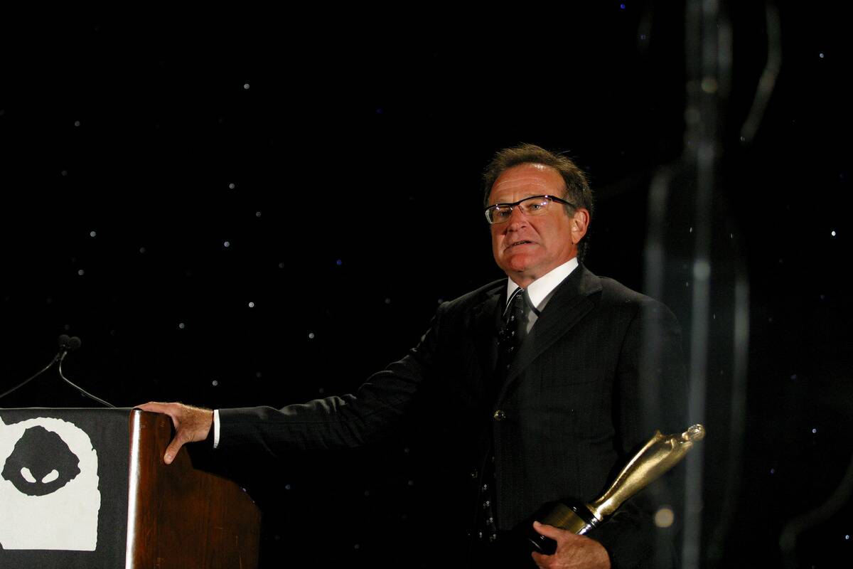 Robin Williams Receives Career Achievement Award