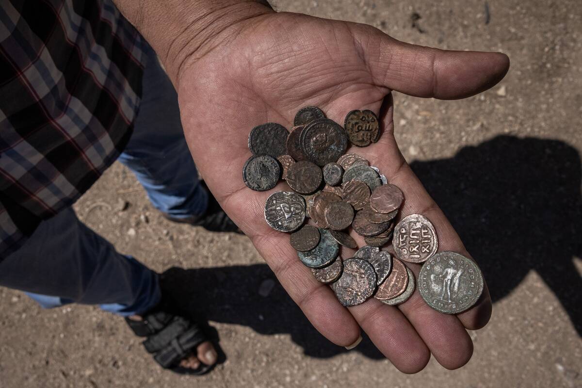 Syrians Search For Gold, Coins And Other Artifacts In Ancient Settlements