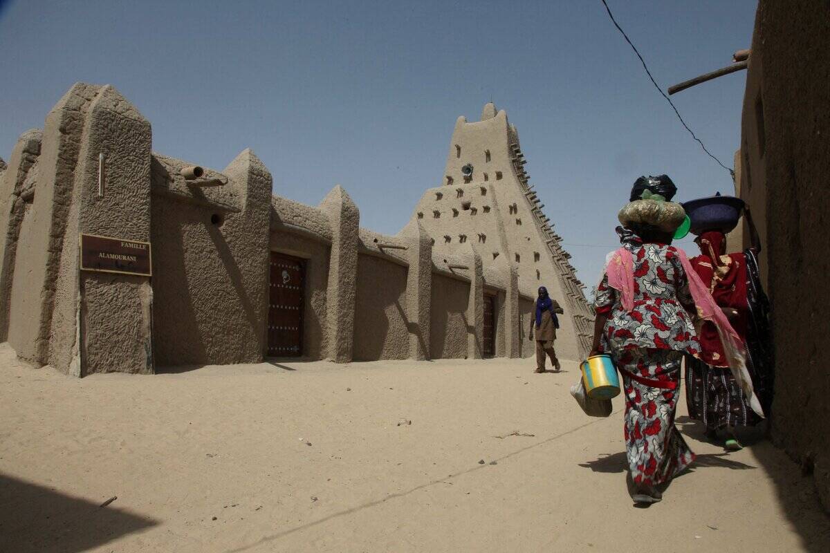 TOPSHOT-MALI-CULTURE-ISLAM-MOSQUE