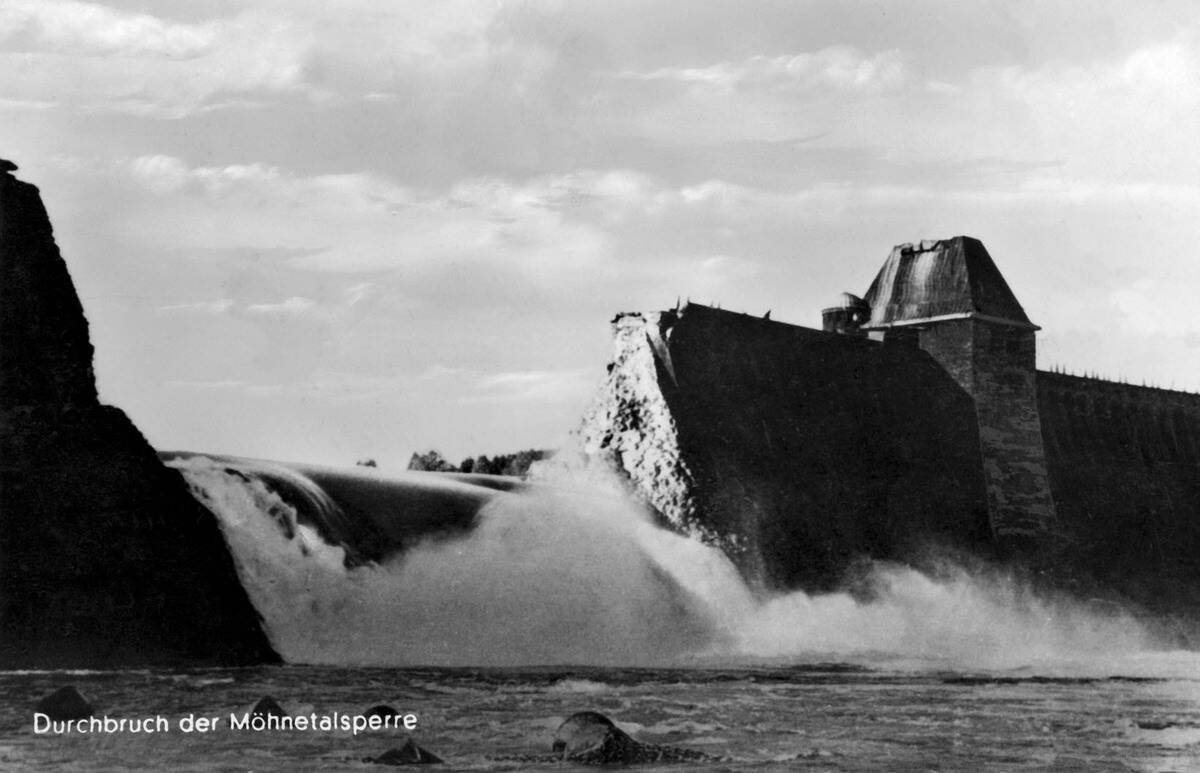 WW2: Destruction of Möhne Reservoir Dam
