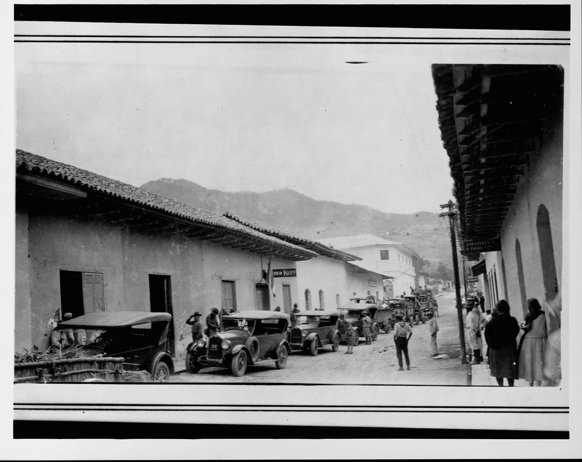 1st Battalion Marines arriving at Matagalpa (Nicaragua, 1927 U.S. Marines arriving in autos) 2 photos-Lot 7752 Americans in Nic. Nic. Matagalpa Marine